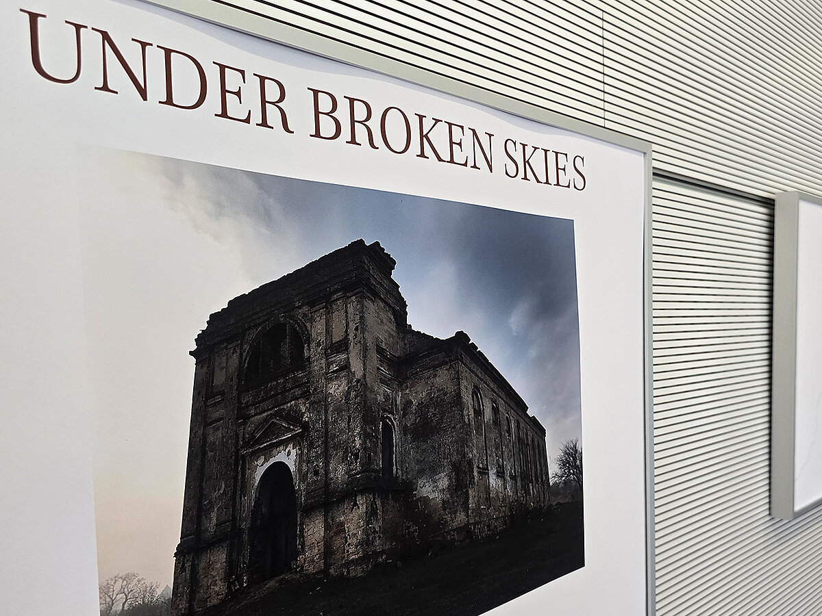 Ausstellung mit Text- und Bildttafeln.