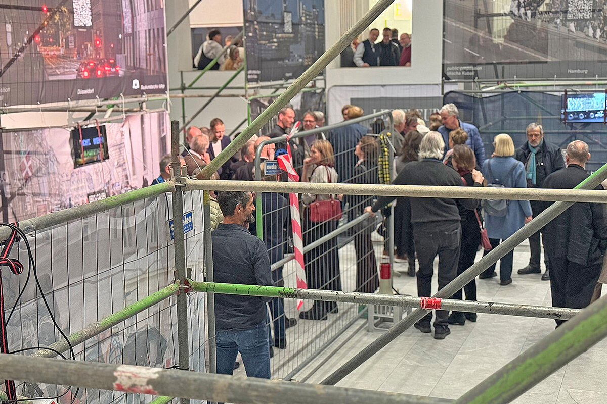 Mischa Kuball – under construction / public preposition (16.01. – 22.03.2026)